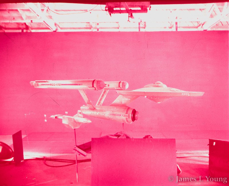 Model of the starship Enterprise with no color correction